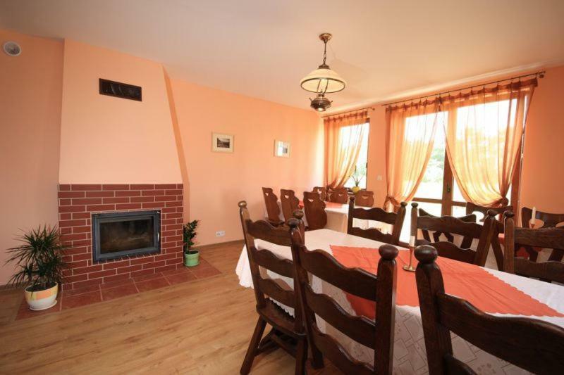 Karpnicka Struga W Dolinie Palacow I Ogrodow Jelenia Gora Exterior photo